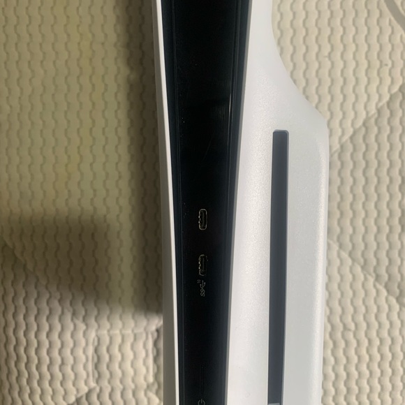 Ps5 slim console only - Picture 3 of 7